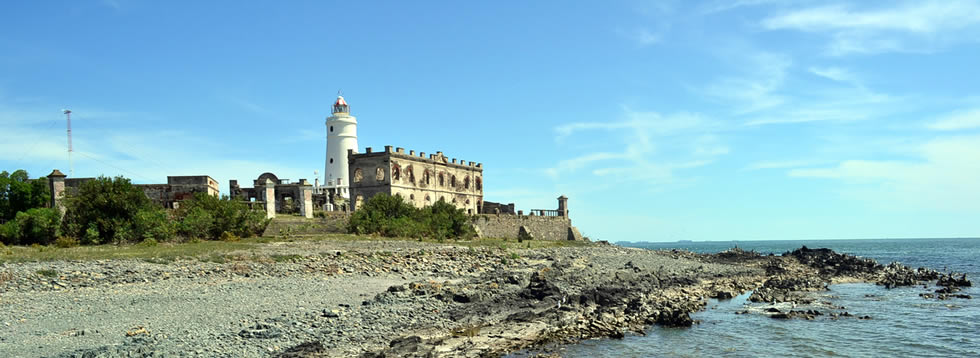 Isla de la Plata Cruise shuttles