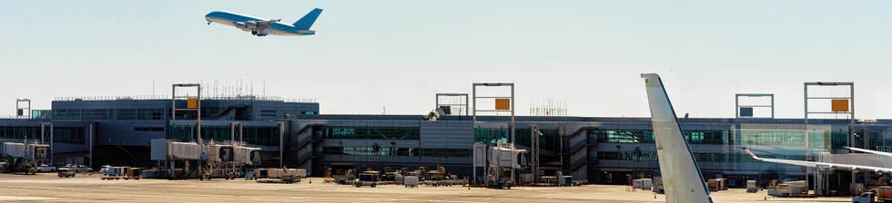 New York LGA shuttles in terminals