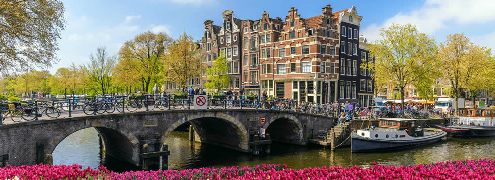 Renaissance Amsterdam hotel shuttles