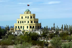 Visiting the Tovrea Castle