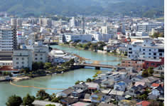 Fukuoka shuttle to the airport