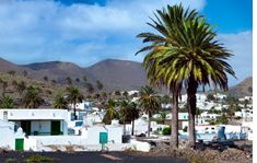 Lanzarote shuttle to the airport